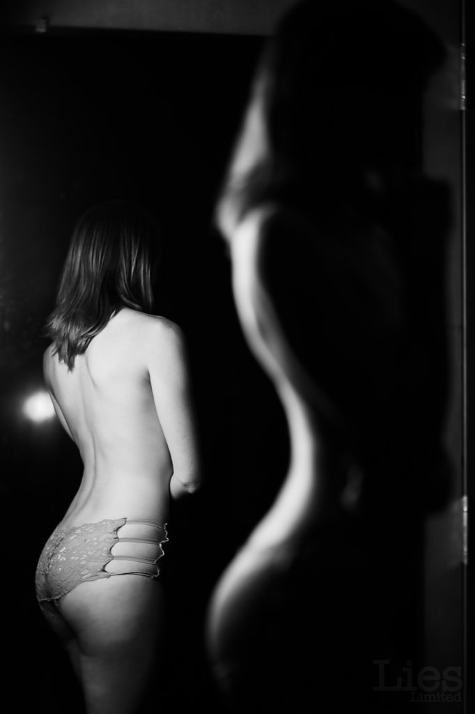 Eve-Mirror-9859.jpg